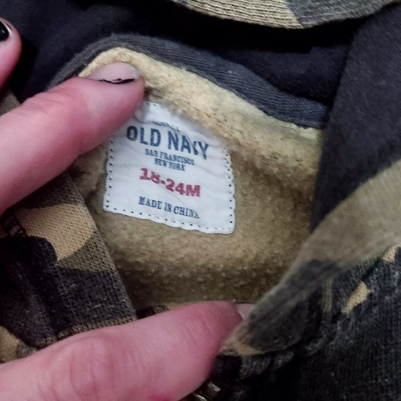 3 toddler Boy Hoodies, 18m/24m Dinoflauge, Converse & Camo print - Picture 4 of 12